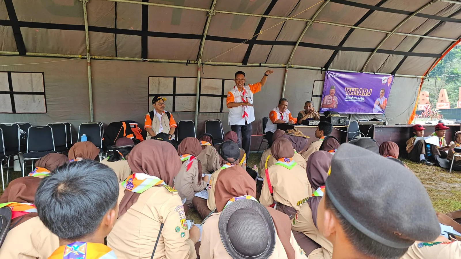 Kegiatan Hari Kedua JOTA-JOTI 2025 Kwarcab Kabupaten Bandung Barat Bersama ORARI Lokal Kabupaten Bandung Barat