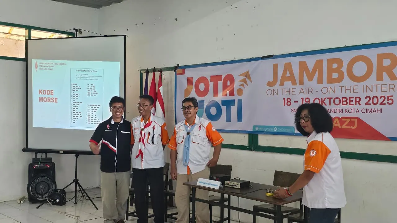 Kegiatan Hari Kedua JOTA-JOTI 2025 Kwarcab Kota Cimahi Bersama ORARI Lokal Kota Cimahi