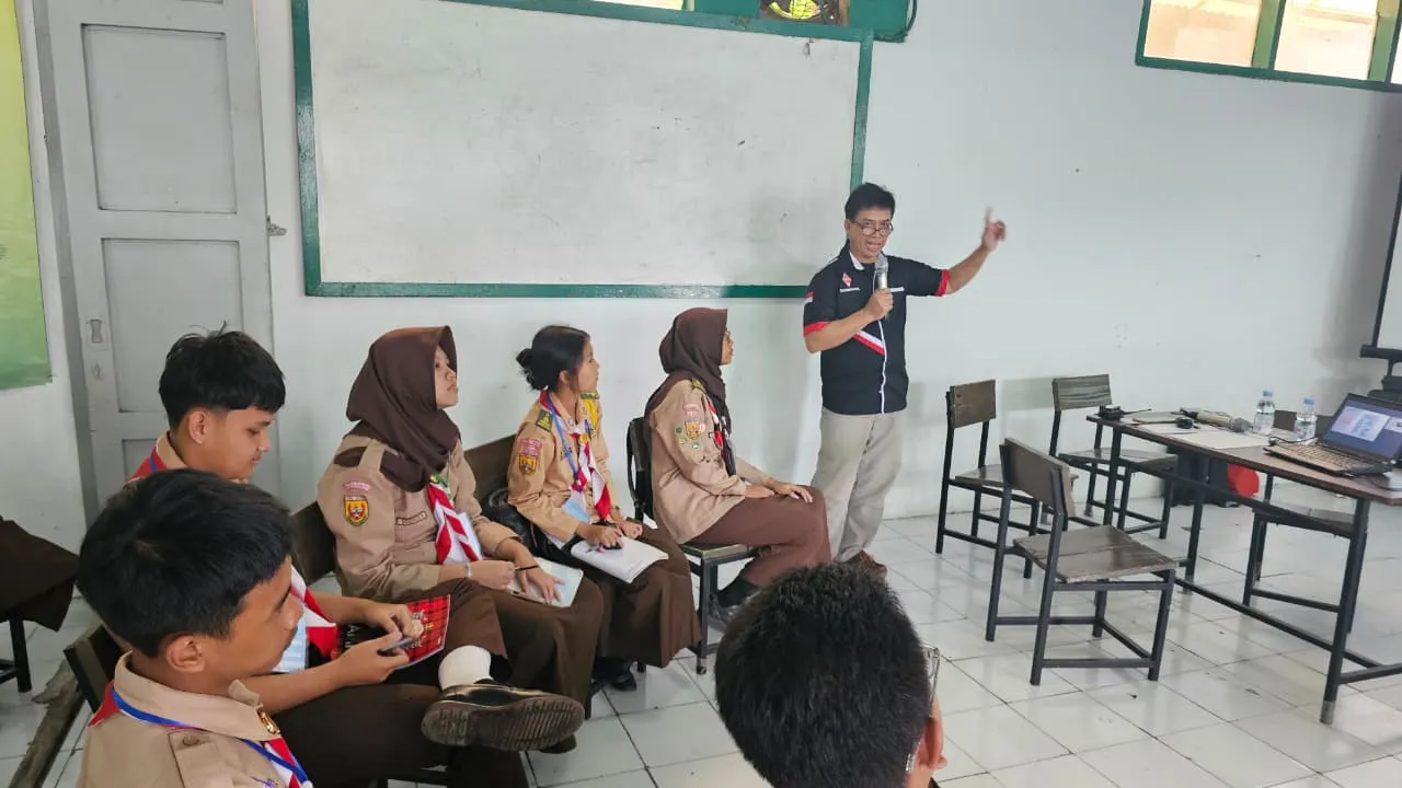 Kegiatan Hari Kedua JOTA-JOTI 2025 Kwarcab Kota Cimahi Bersama ORARI Lokal Kota Cimahi