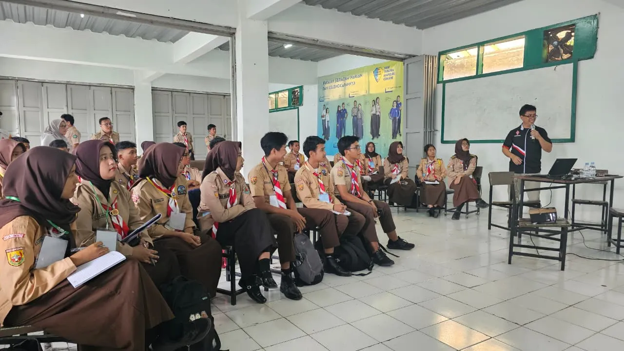 Kegiatan Hari Kedua JOTA-JOTI 2025 Kwarcab Kota Cimahi Bersama ORARI Lokal Kota Cimahi