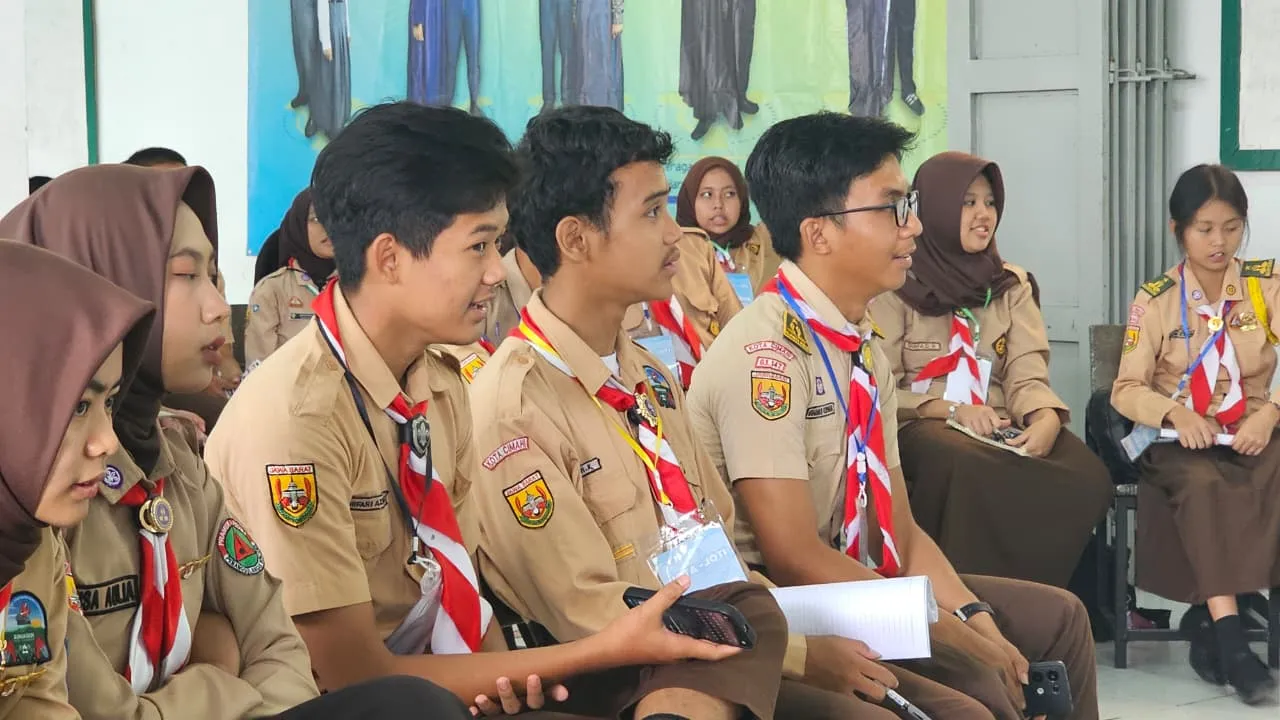Kegiatan Hari Kedua JOTA-JOTI 2025 Kwarcab Kota Cimahi Bersama ORARI Lokal Kota Cimahi