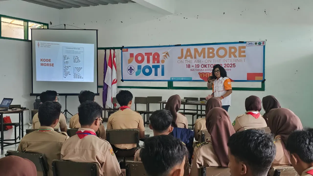 Kegiatan Hari Kedua JOTA-JOTI 2025 Kwarcab Kota Cimahi Bersama ORARI Lokal Kota Cimahi