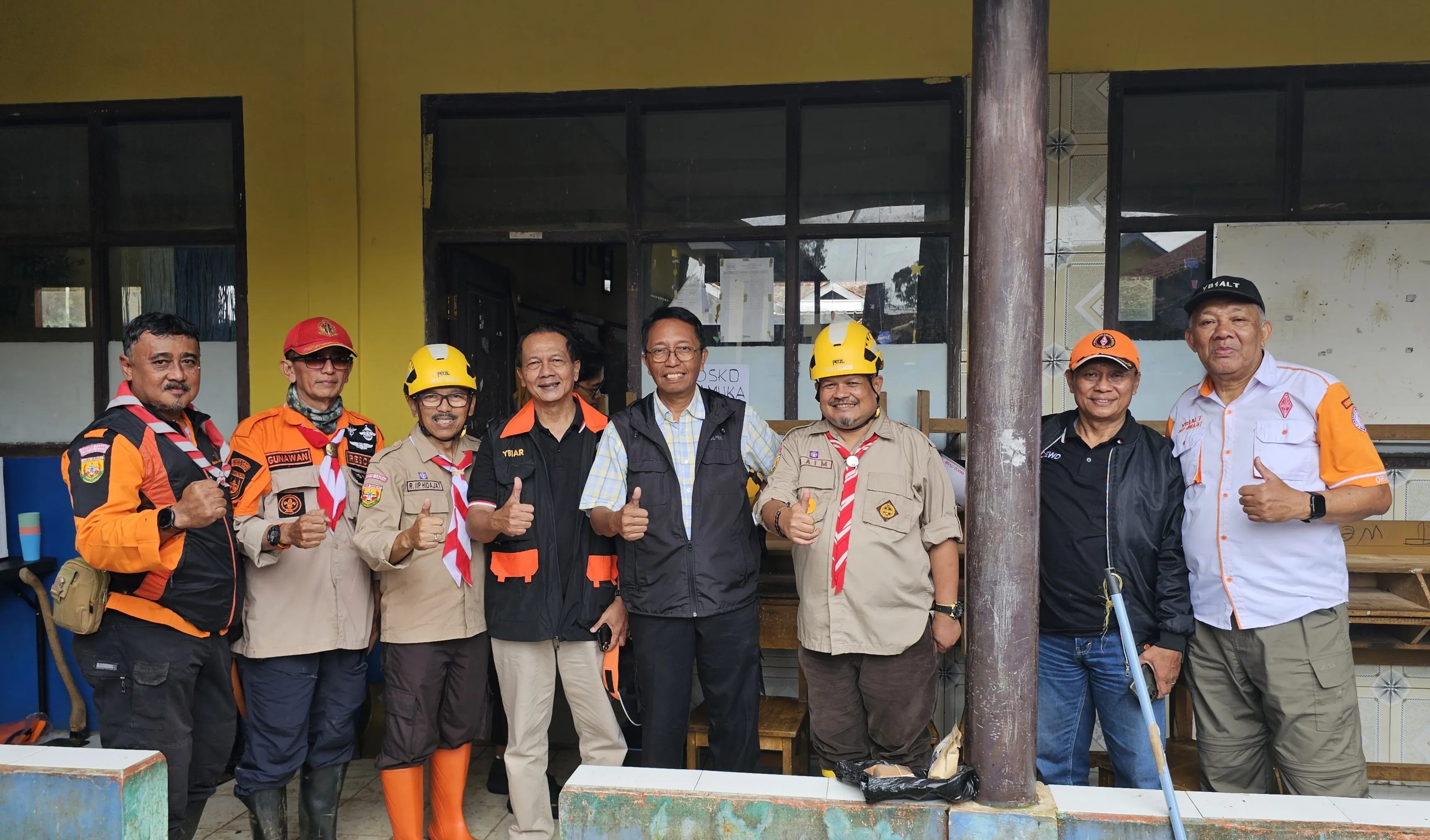 Dukungan Komunikasi dan Evakuasi Bencana Tanah Longsor Desa Pasirlangu